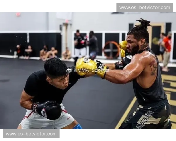 巅峰对垒之梦：当“死神”方便遇见“吸血魔”李景亮，谁才是中国搏击的真脊梁？